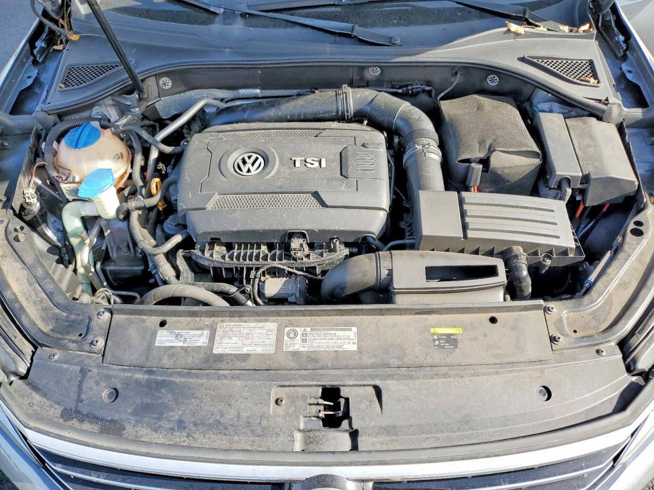 2017 VOLKSWAGEN Passat
