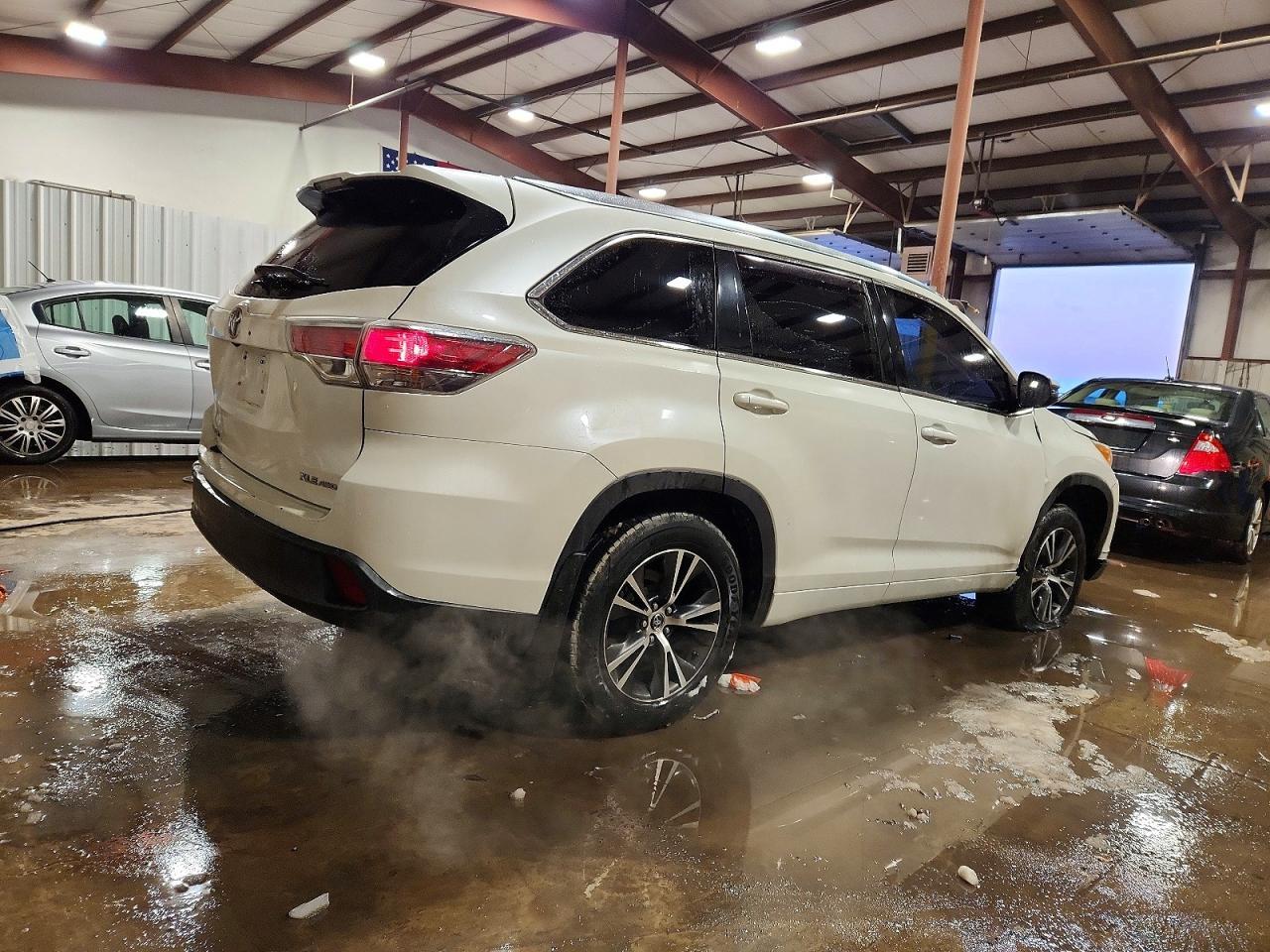 2016 TOYOTA HIGHLANDER