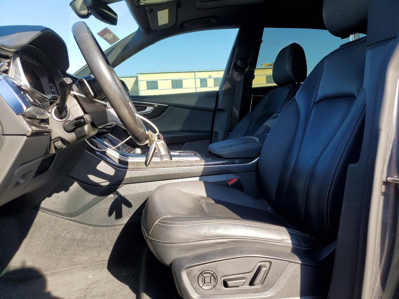 2020 AUDI Q8