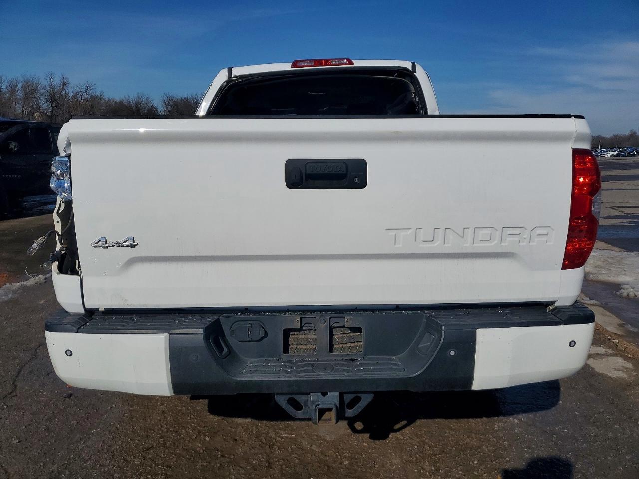 2016 TOYOTA TUNDRA