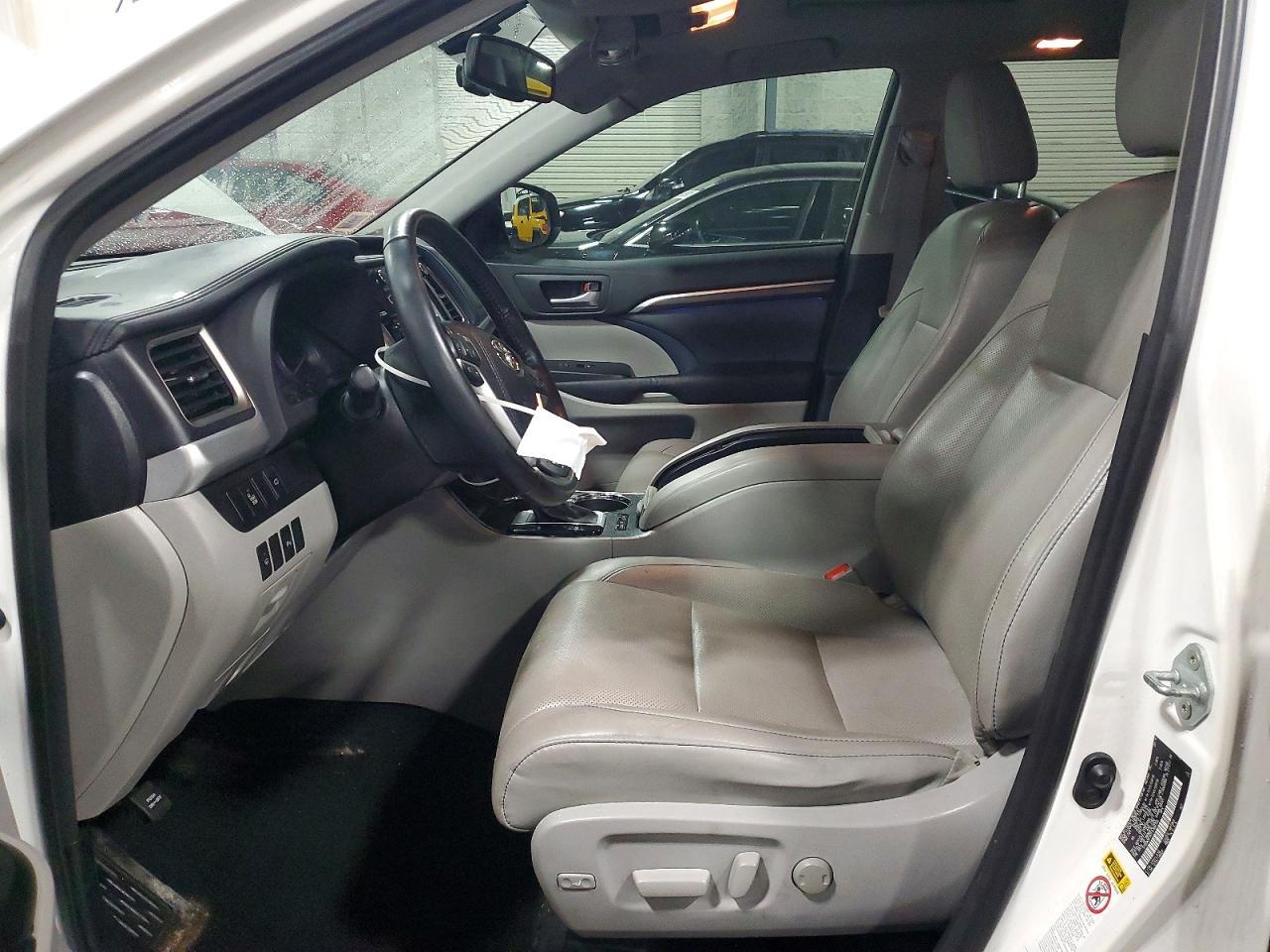 2015 TOYOTA HIGHLANDER