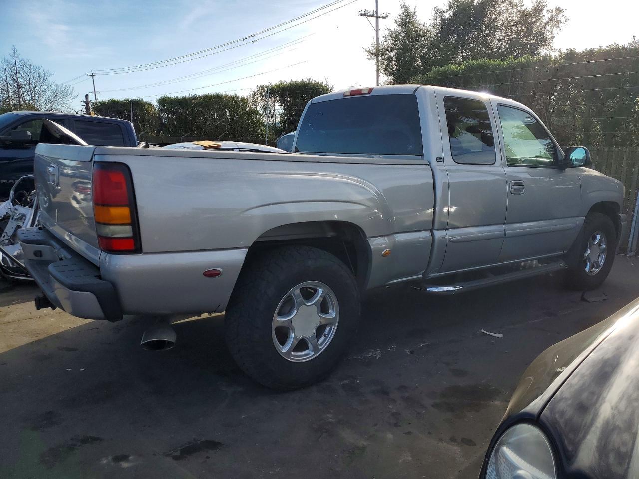 2004 GMC Sierra