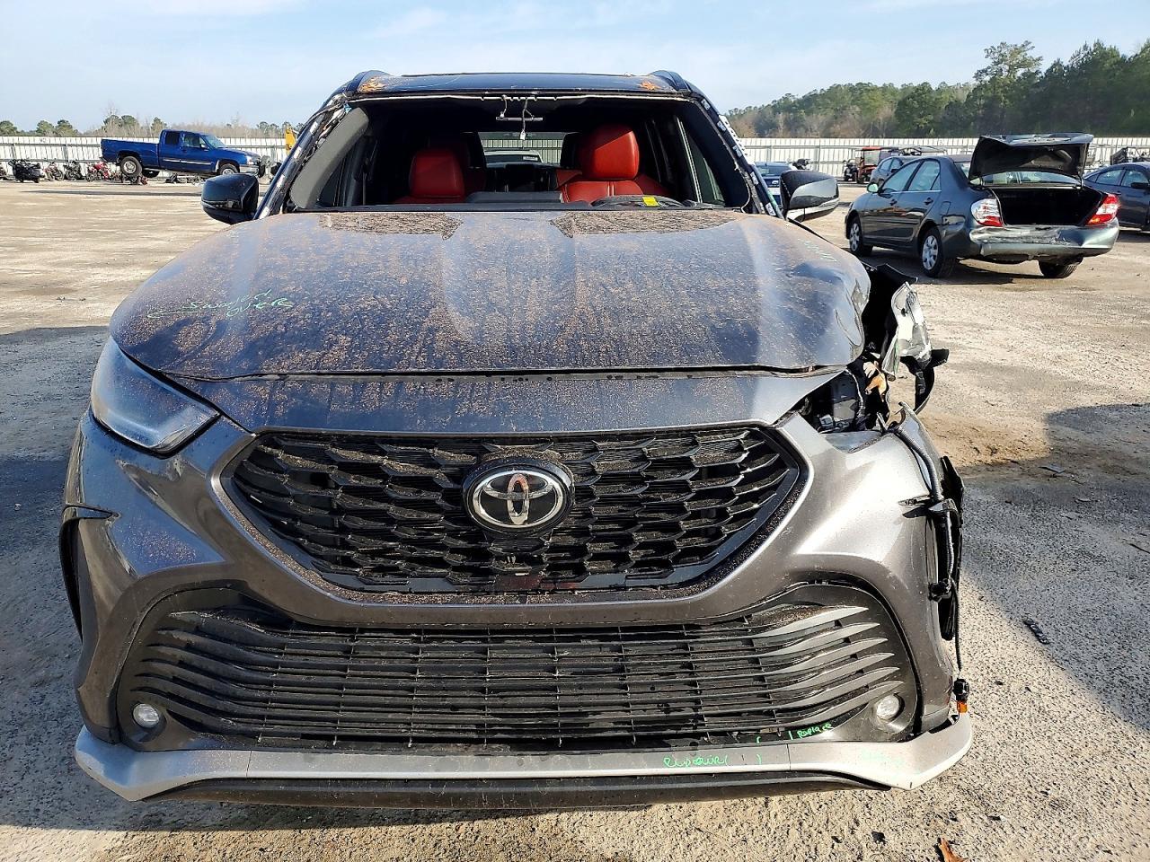 2021 TOYOTA HIGHLANDER
