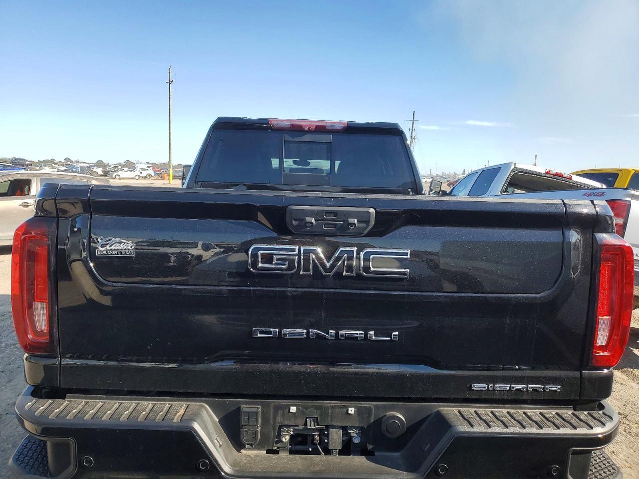 2023 GMC Sierra