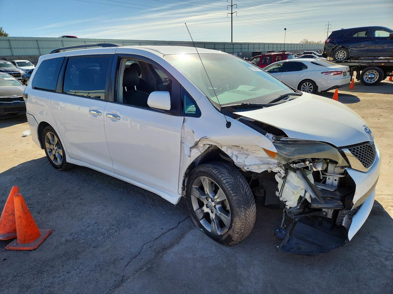 2014 TOYOTA SIENNA