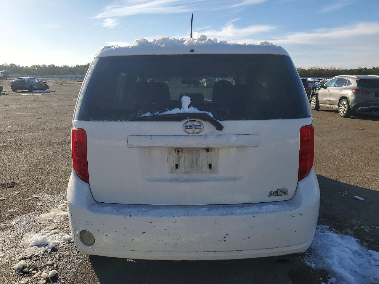 2010 TOYOTA SCION