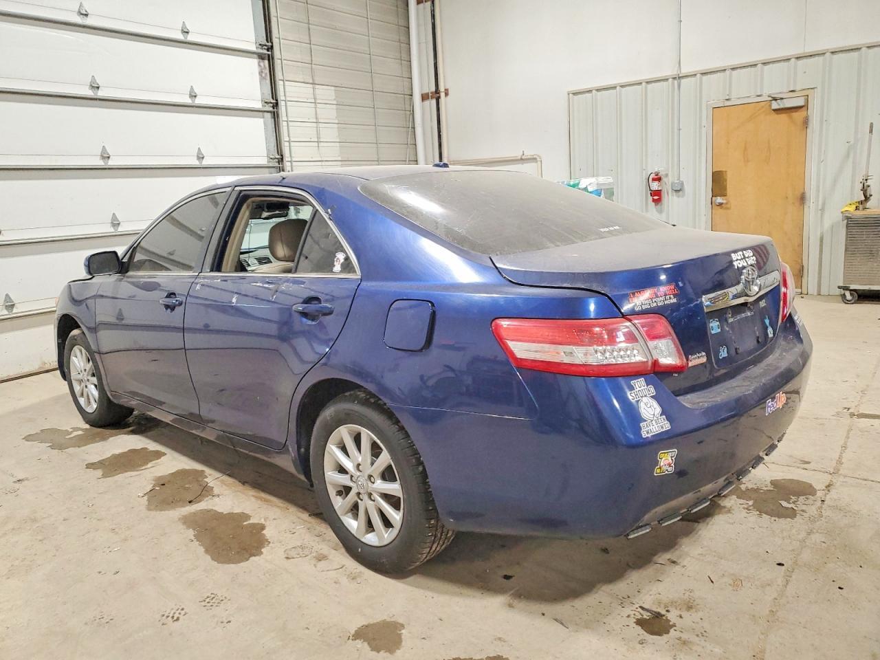 2011 TOYOTA CAMRY