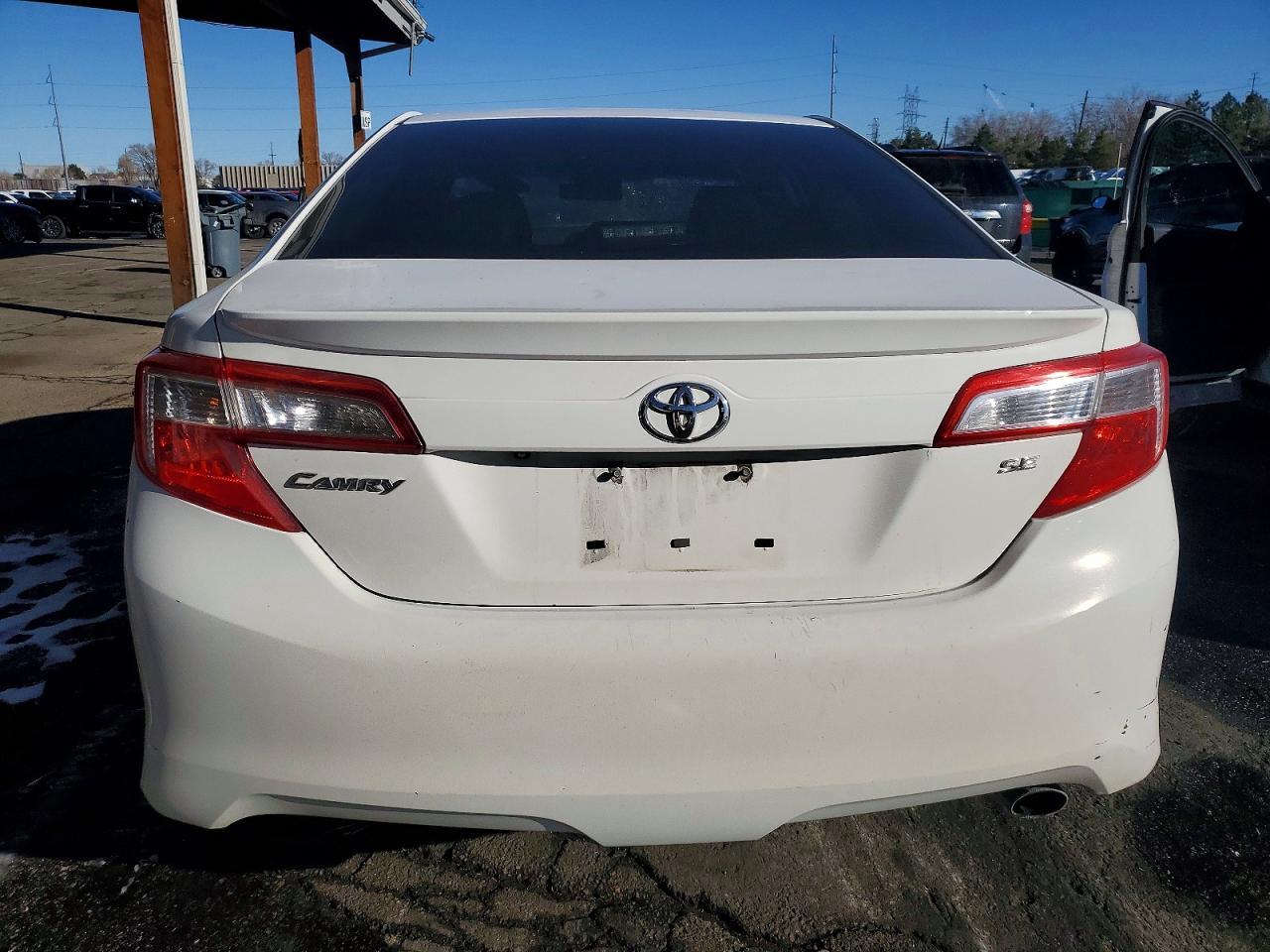 2014 TOYOTA CAMRY