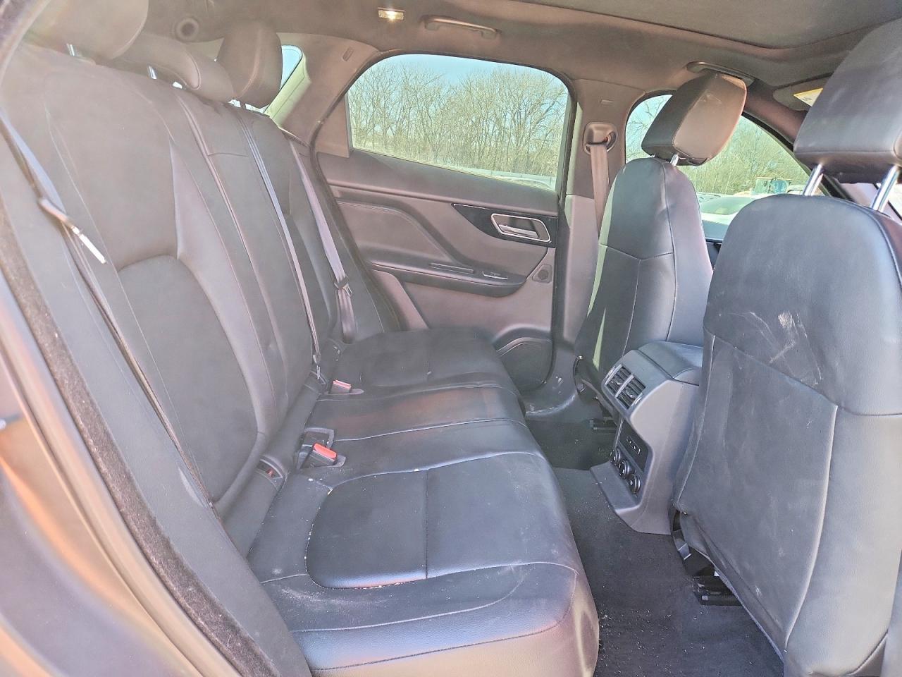 2018 JAGUAR F-Pace