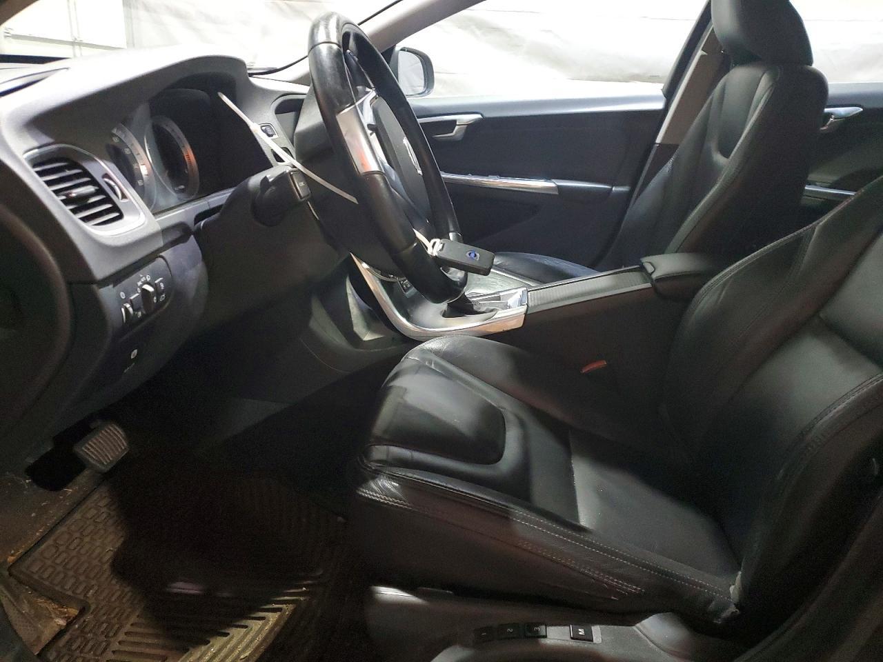 2013 VOLVO S60