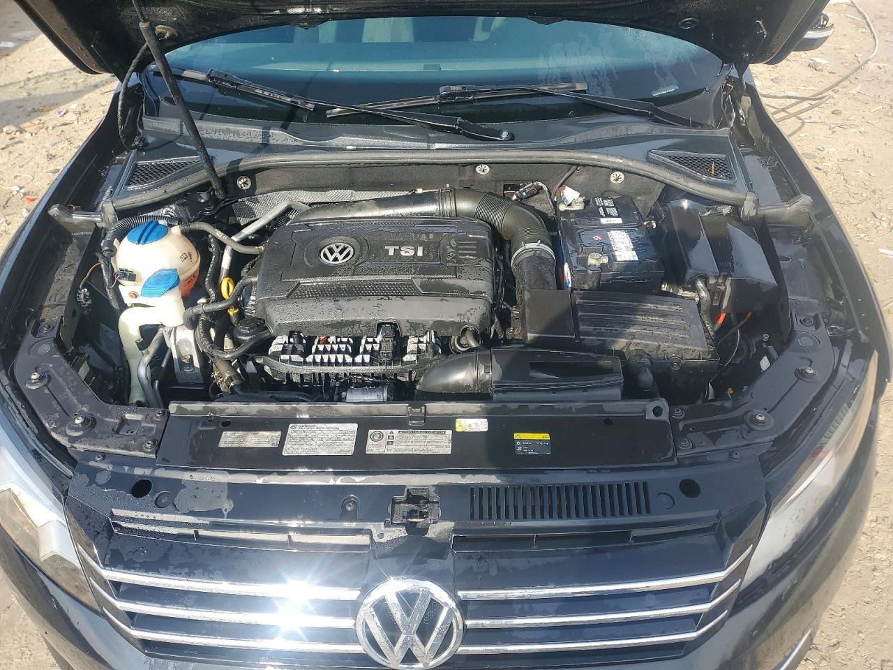 2015 VOLKSWAGEN Passat
