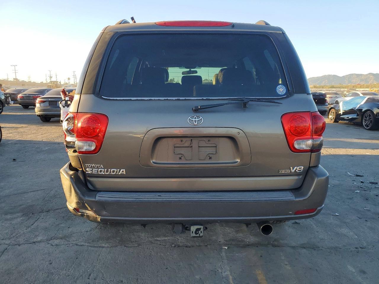 2005 TOYOTA Sequoia