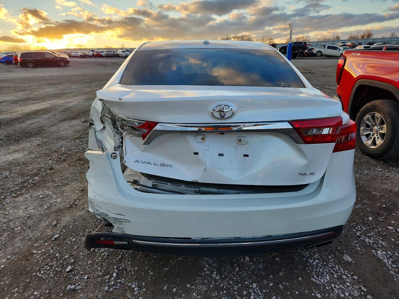 2018 TOYOTA Avalon