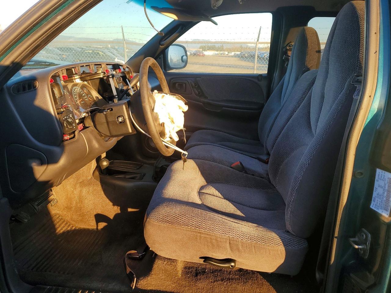 1999 DODGE Dakota