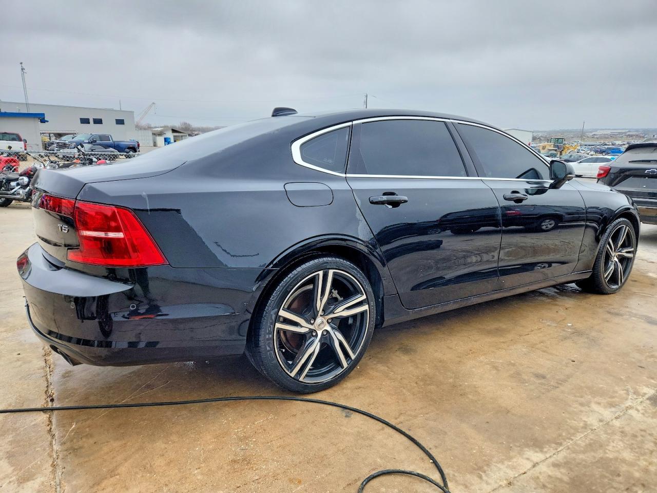 2018 VOLVO S90