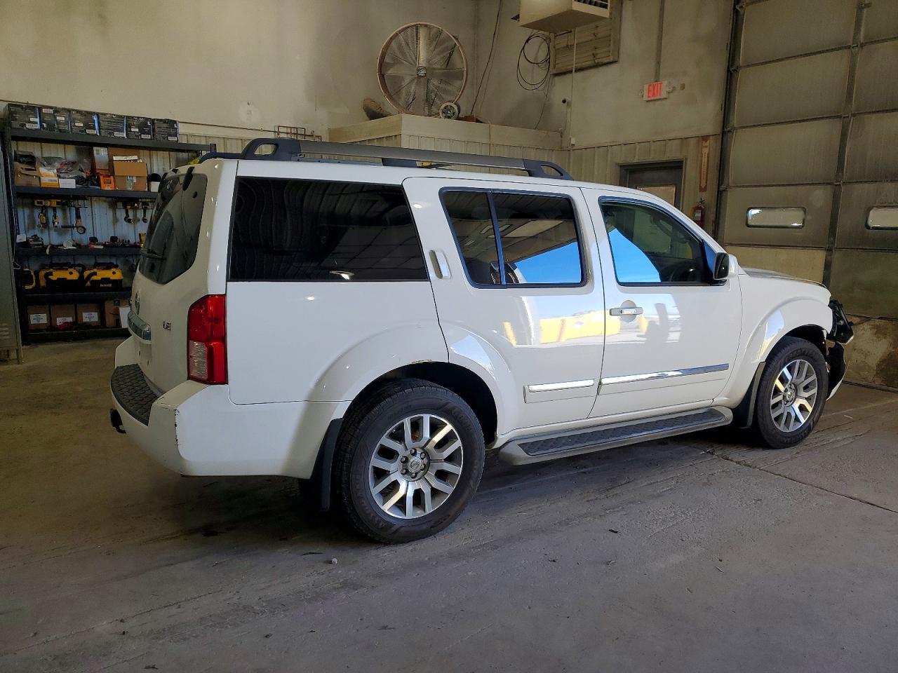 2011 NISSAN PATHFINDER