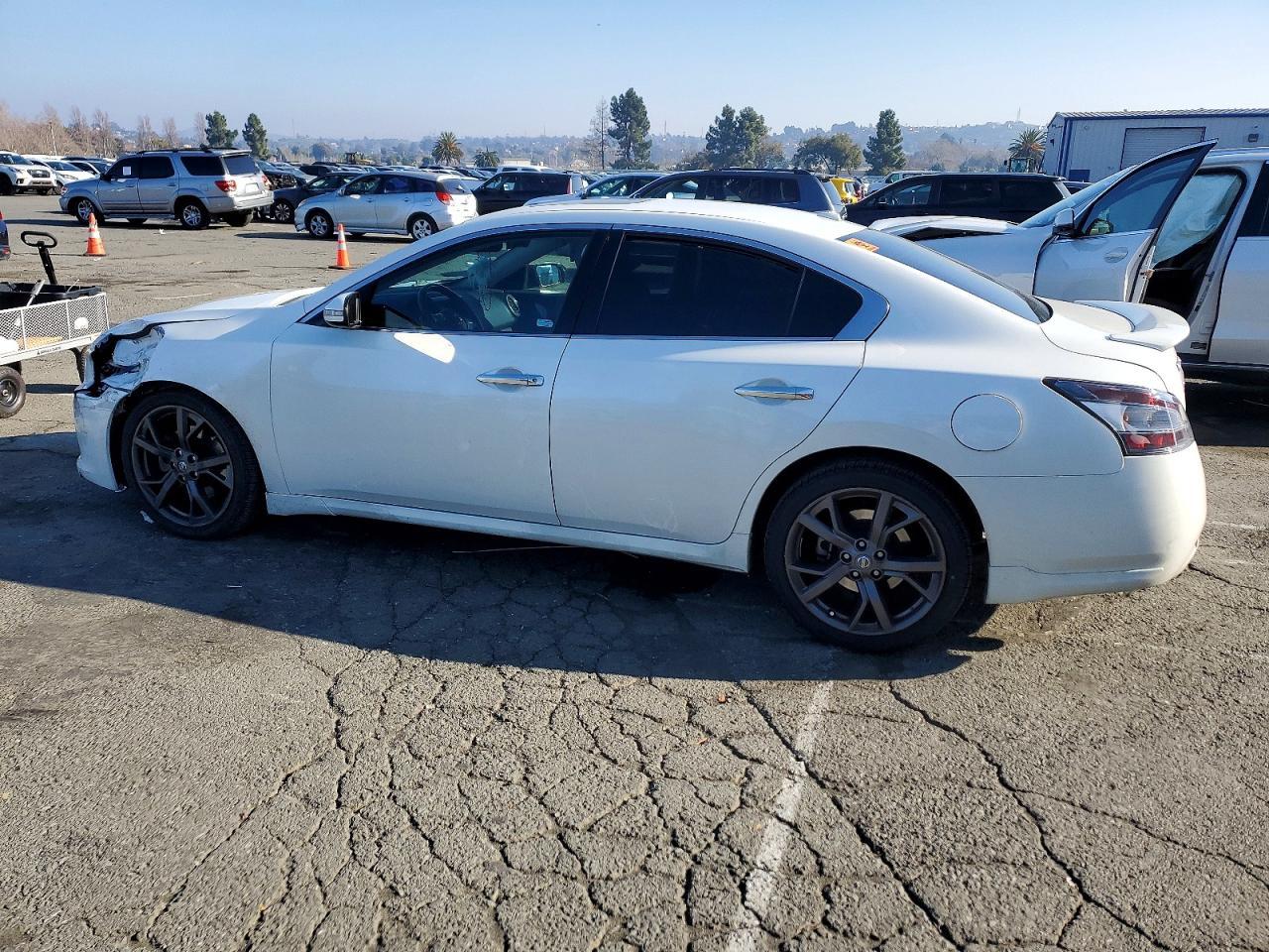 2014 NISSAN Maxima