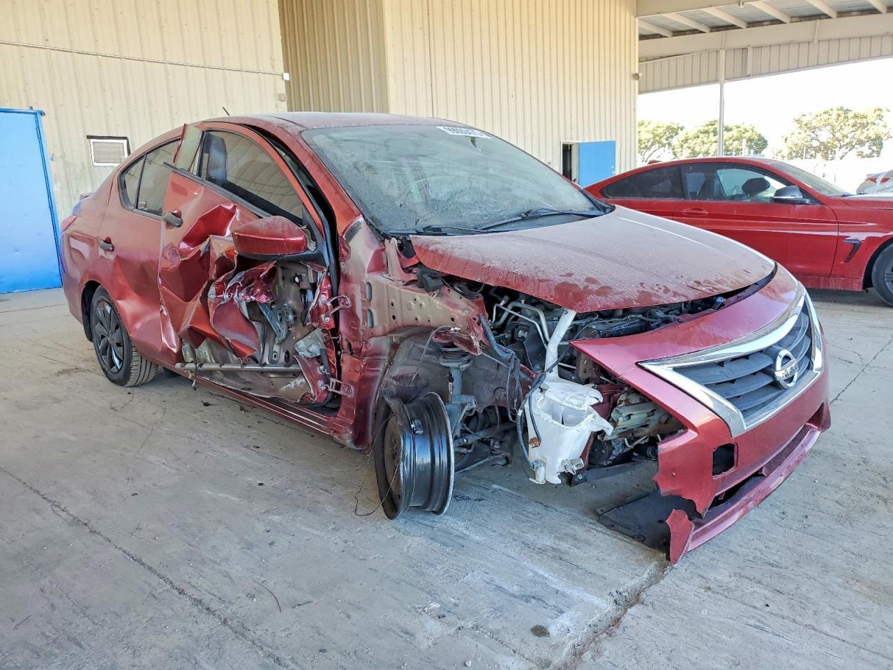2016 NISSAN VERSA