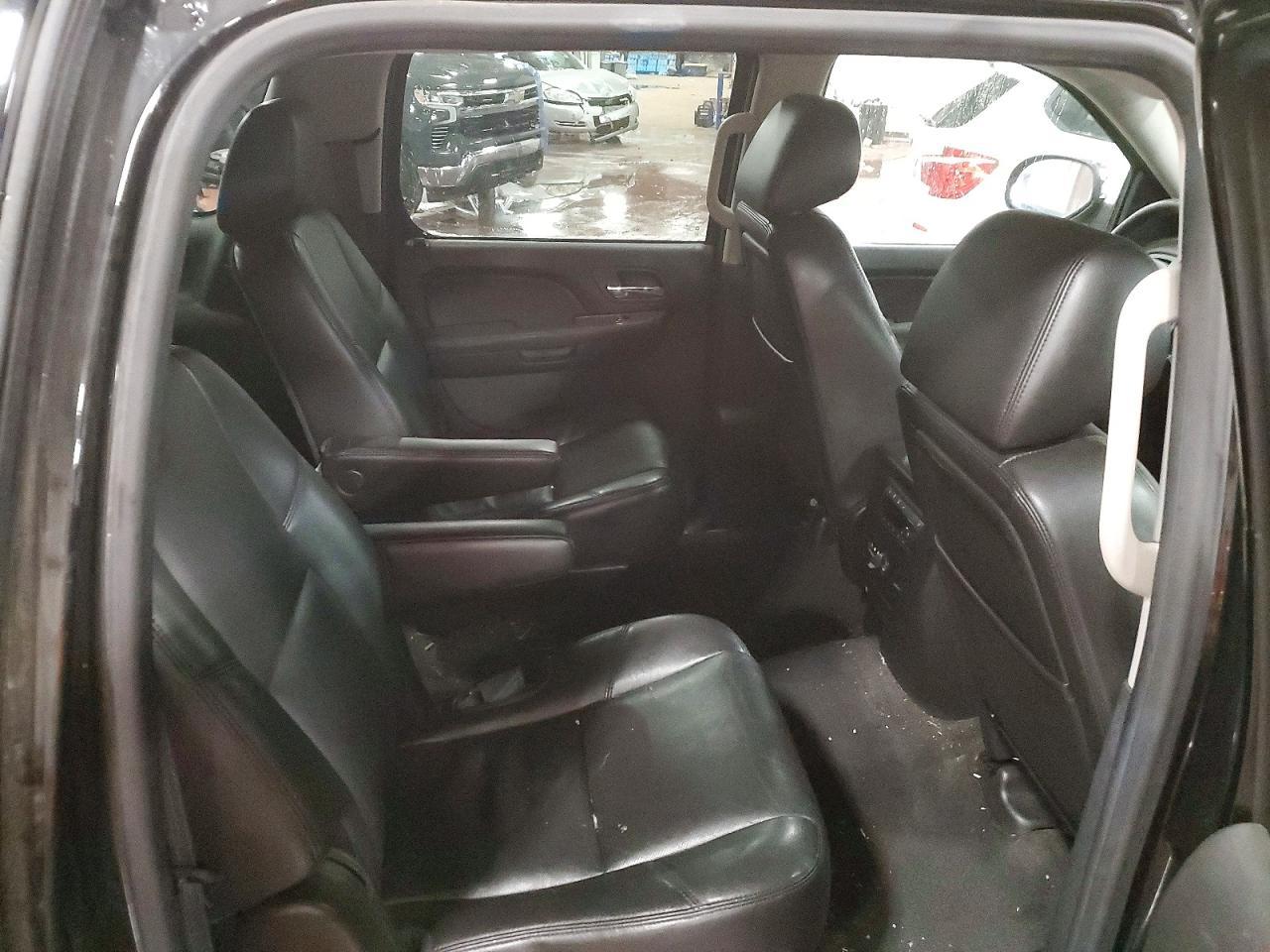 2013 CHEVROLET Suburban