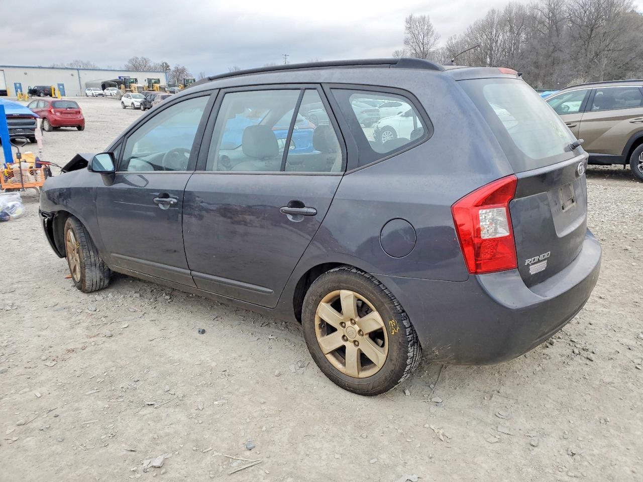 2008 KIA RONDO