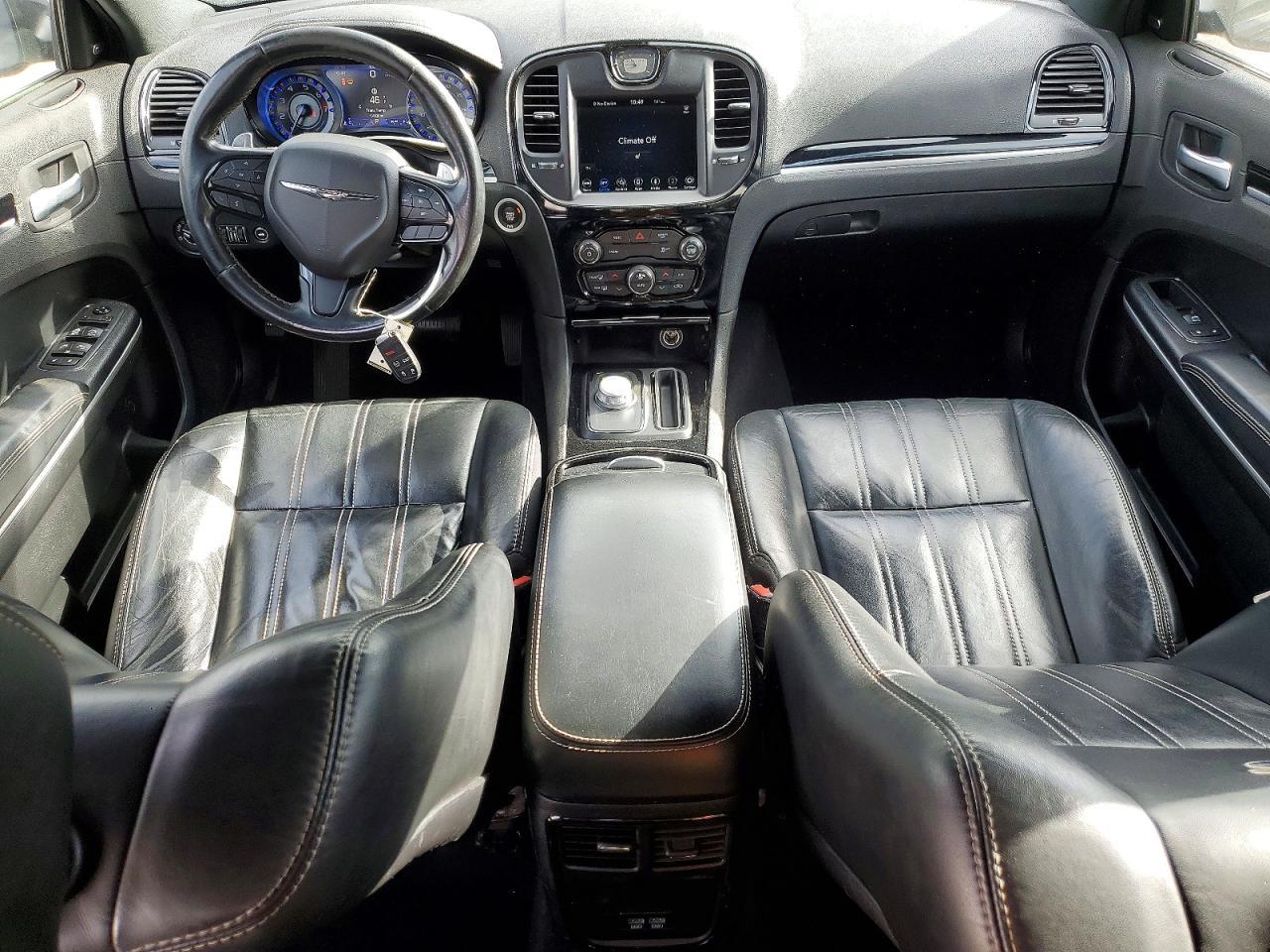2019 CHRYSLER 300