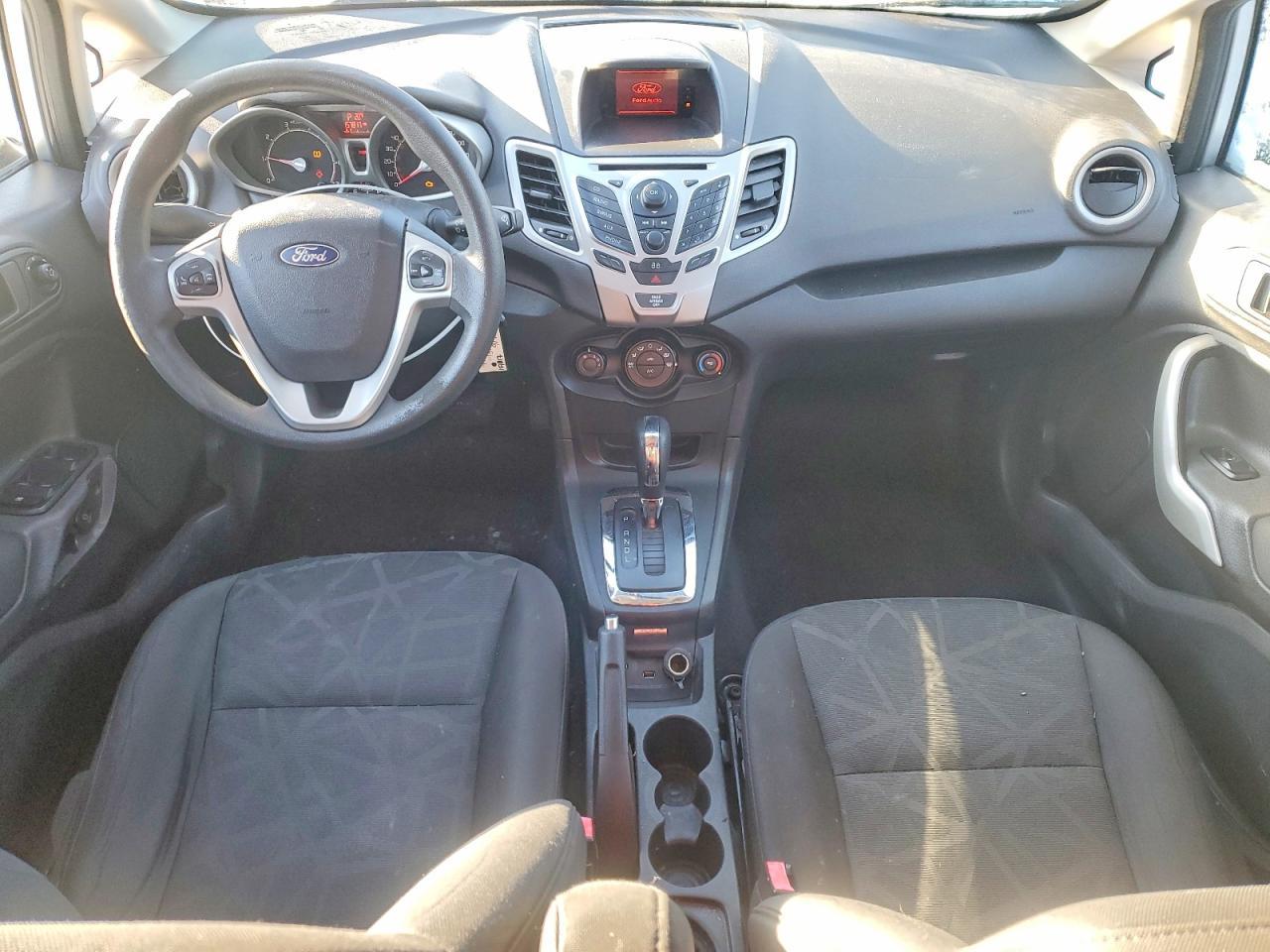 2013 FORD Fiesta