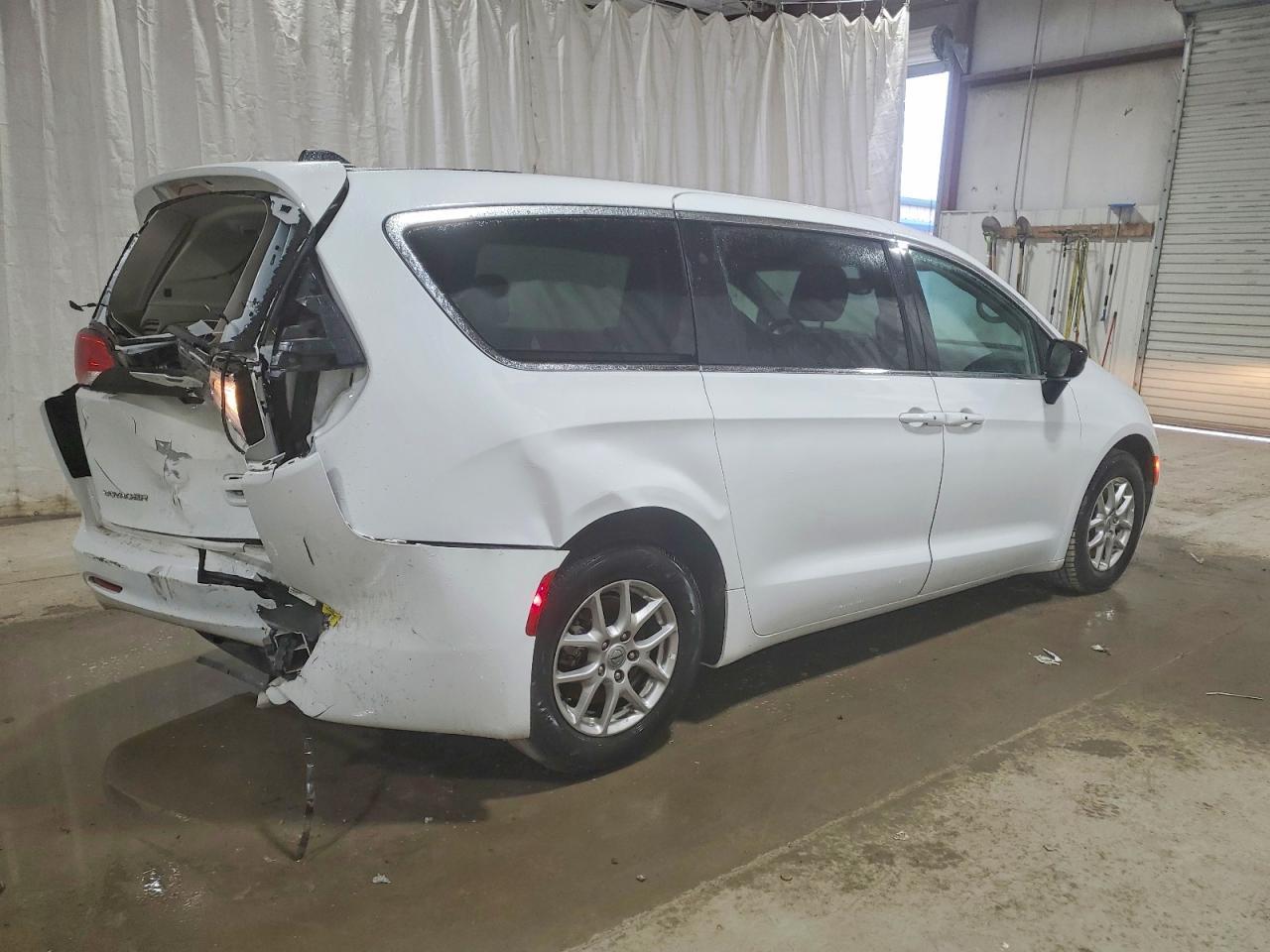 2024 CHRYSLER Voyager