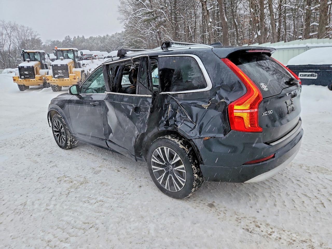 2022 VOLVO XC90