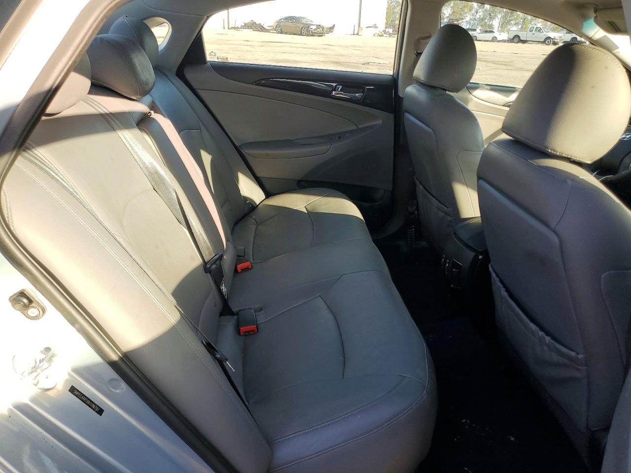 2011 HYUNDAI SONATA