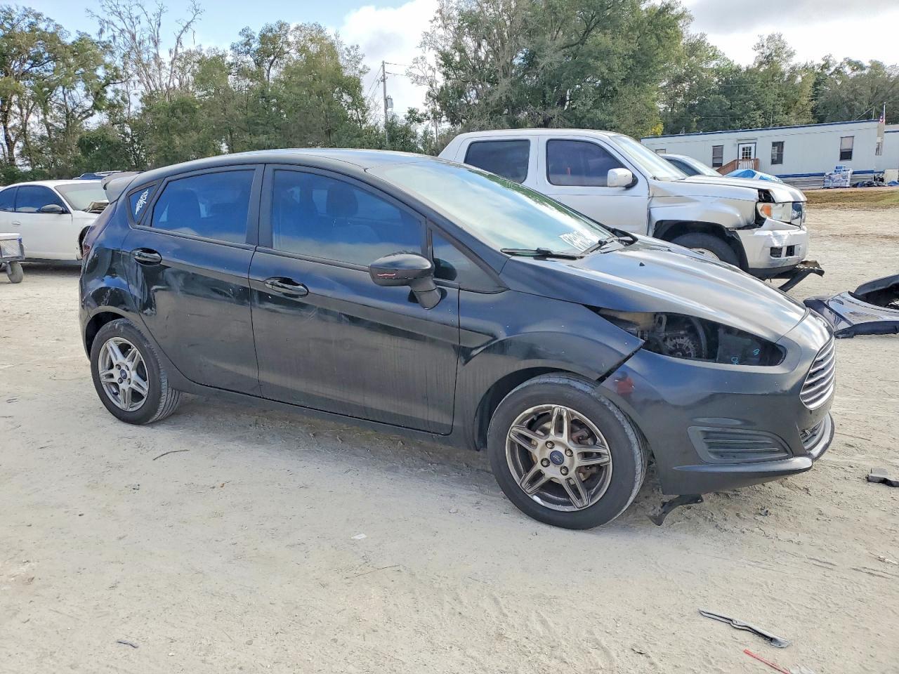 2017 FORD Fiesta