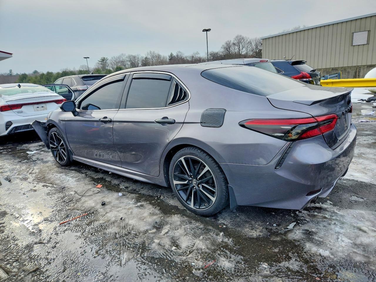 2018 TOYOTA CAMRY