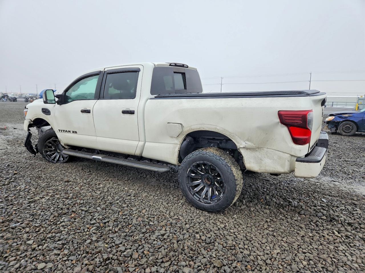 2016 NISSAN Titan