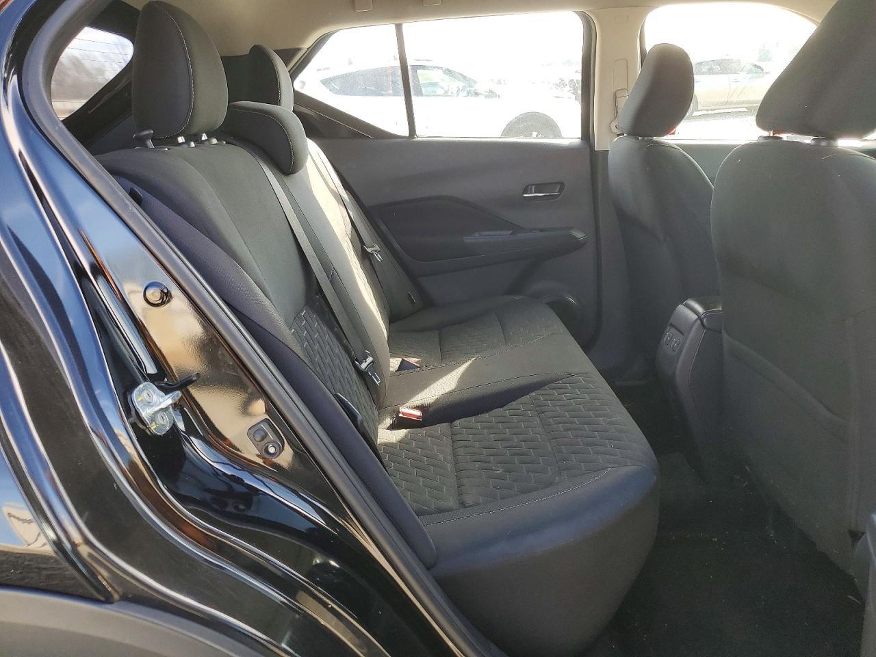 2021 NISSAN KICKS