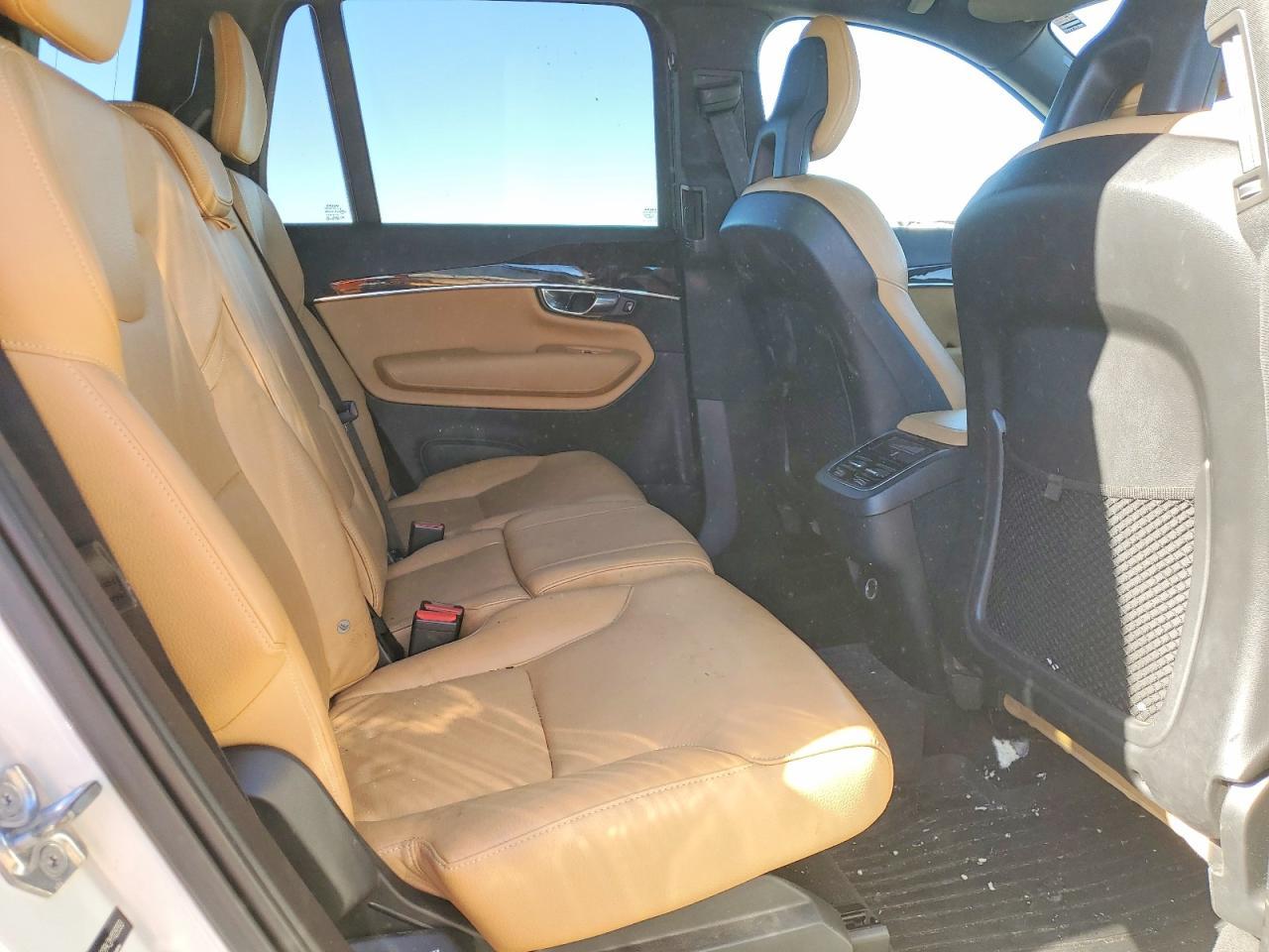 2017 VOLVO XC90