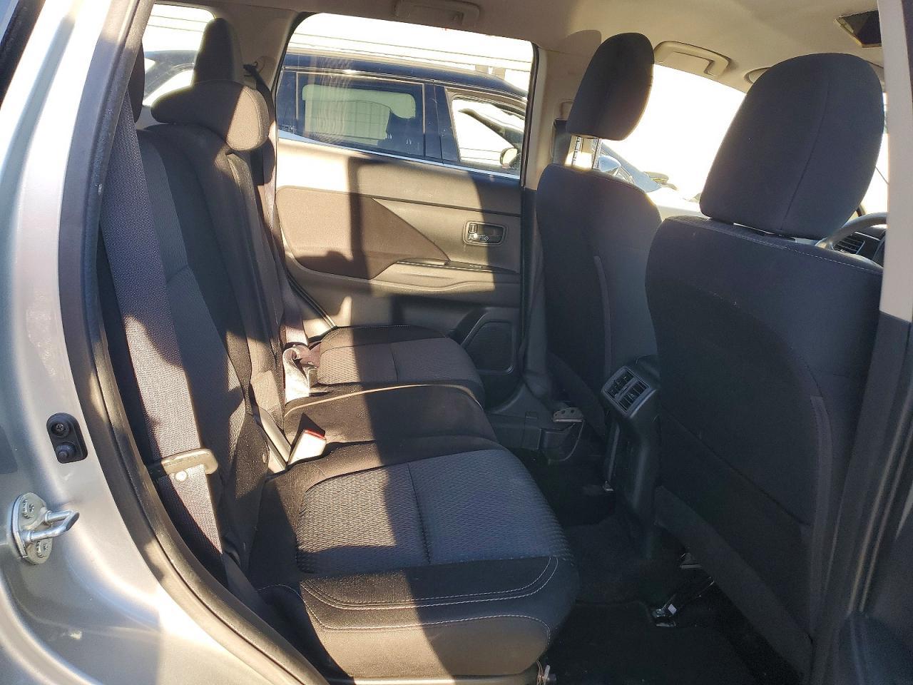 2019 MITSUBISHI outlander