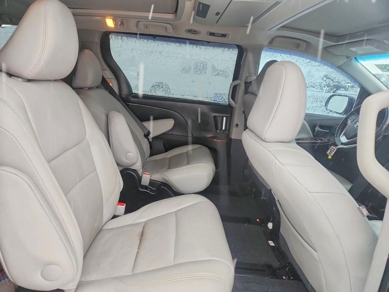 2017 TOYOTA SIENNA