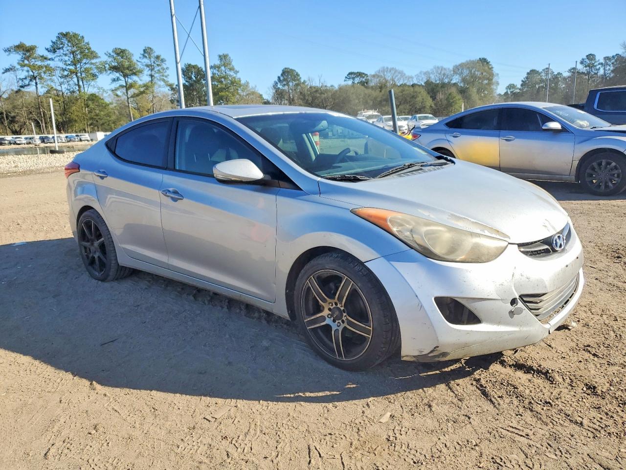 2012 HYUNDAI ELANTRA