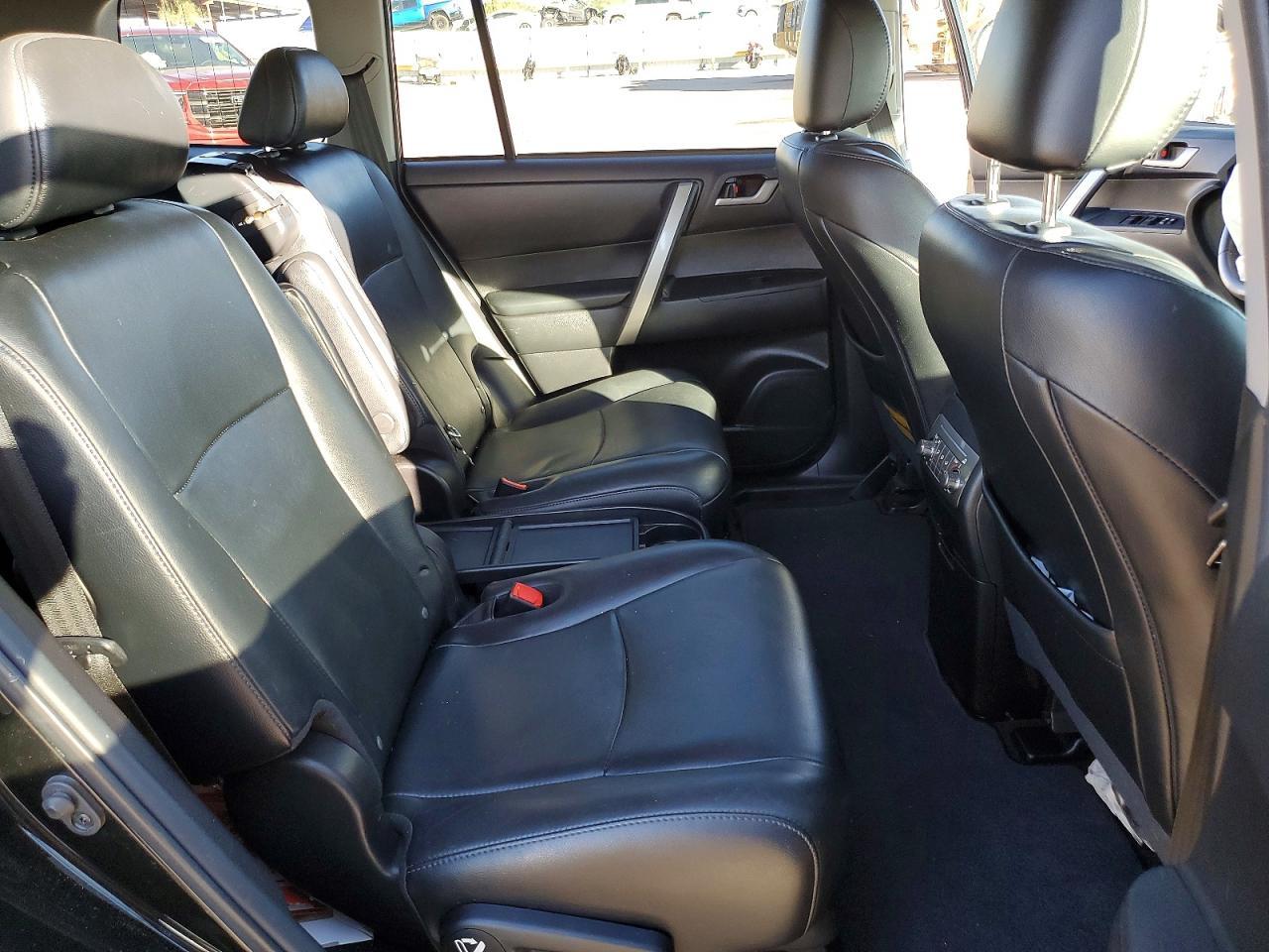 2013 TOYOTA HIGHLANDER
