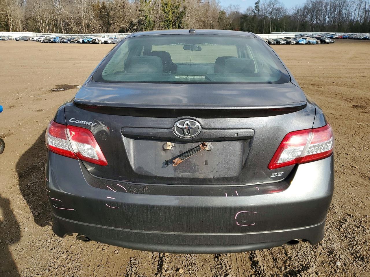 2011 TOYOTA CAMRY