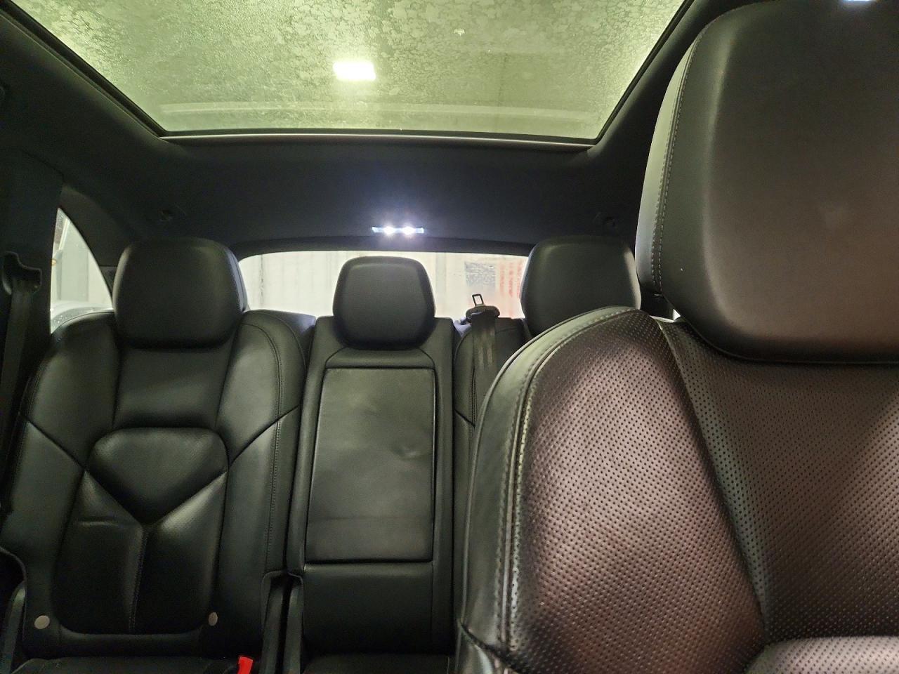 2016 PORSCHE CAYENNE