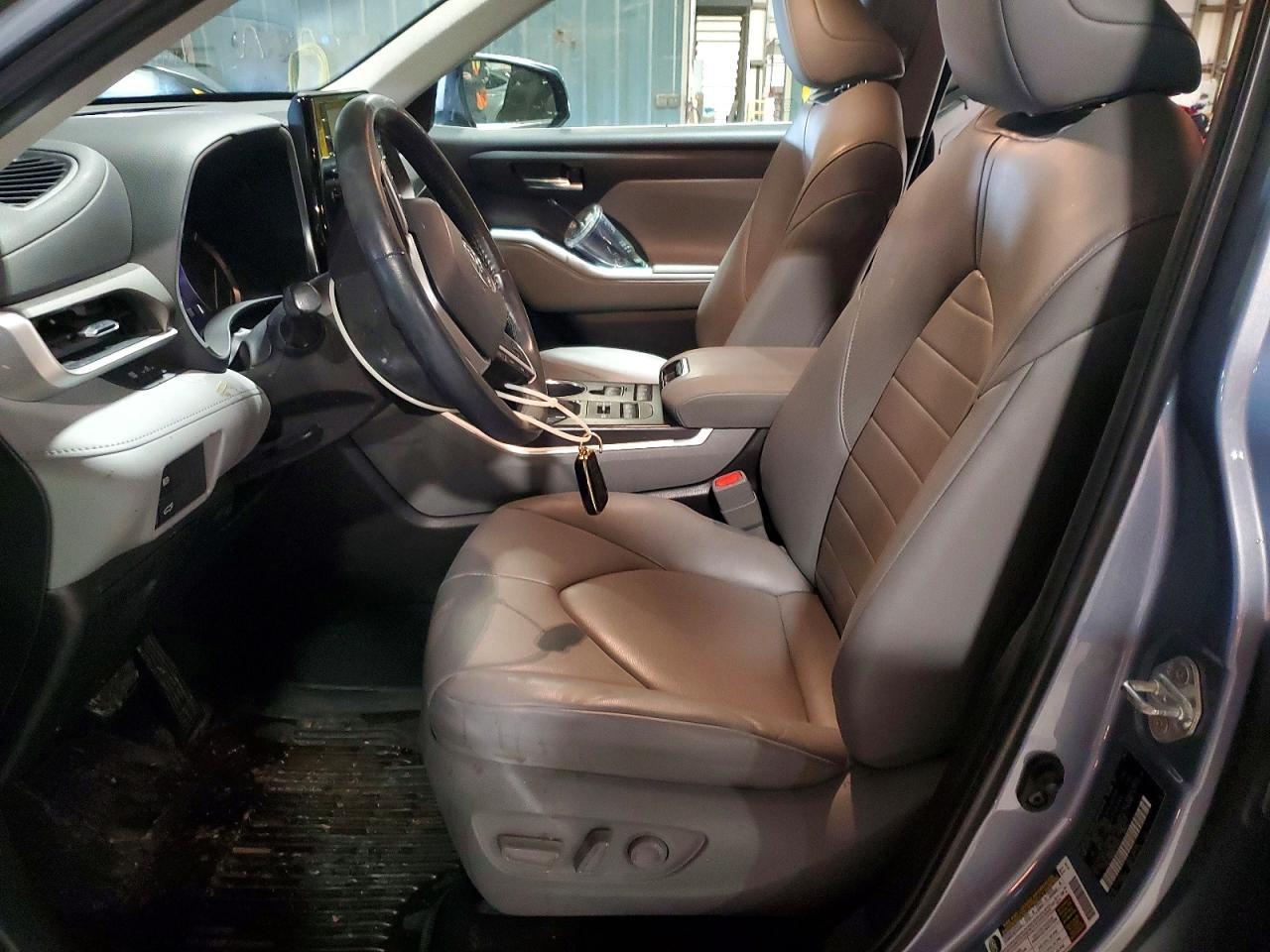 2022 TOYOTA HIGHLANDER