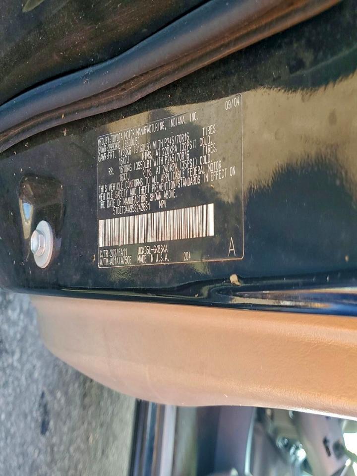 2005 TOYOTA Sequoia