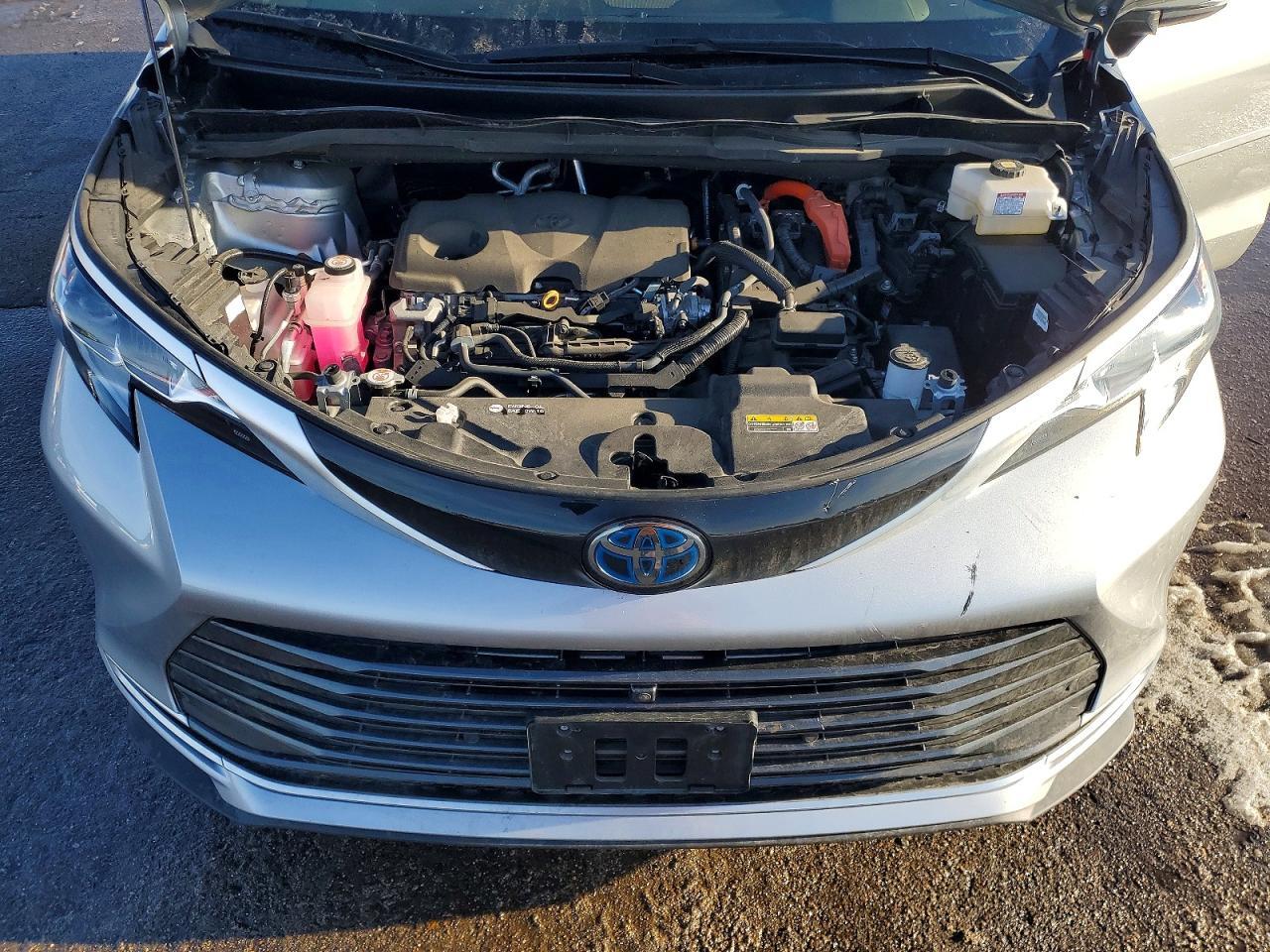 2023 TOYOTA SIENNA