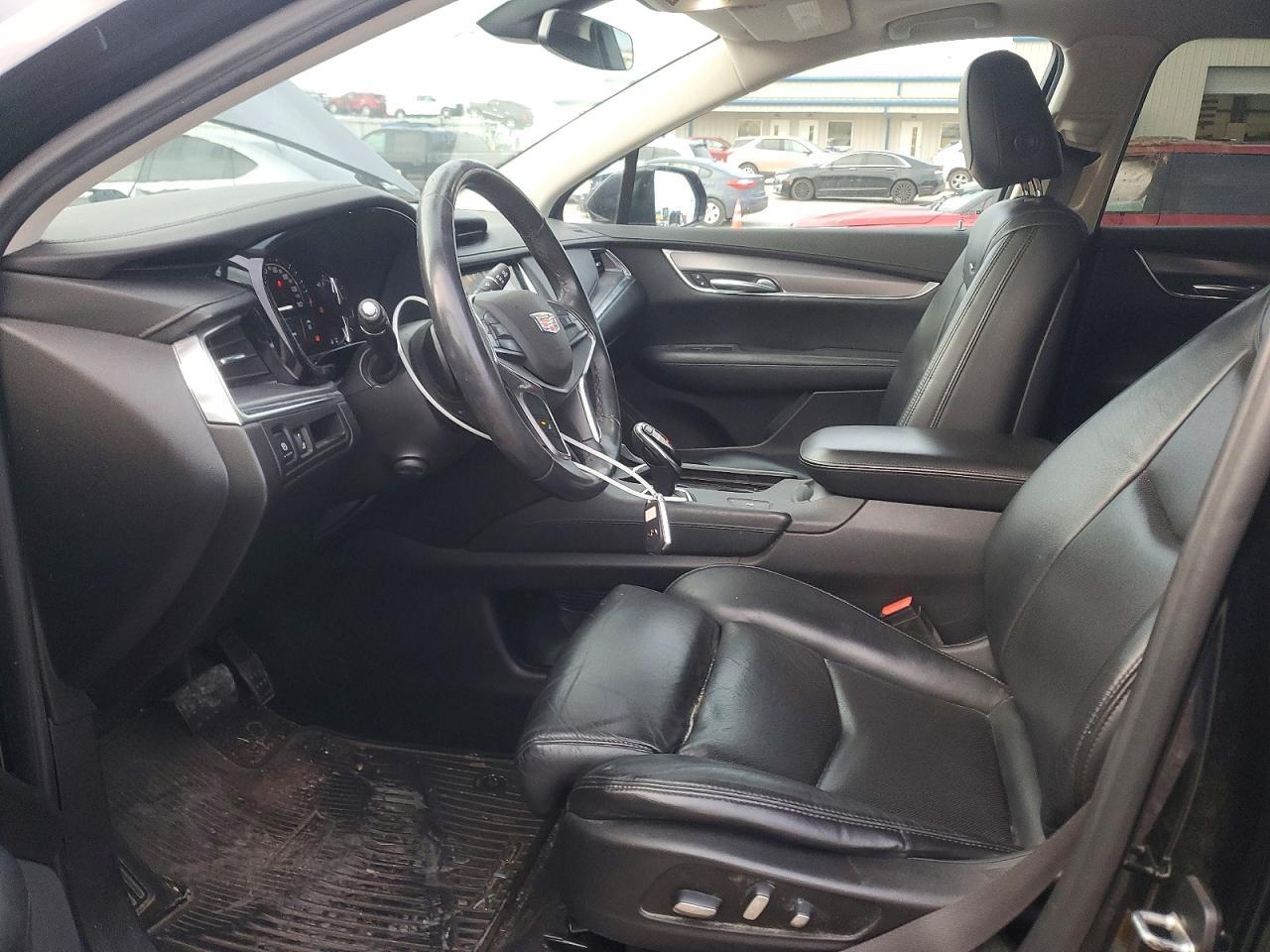2017 CADILLAC XT5