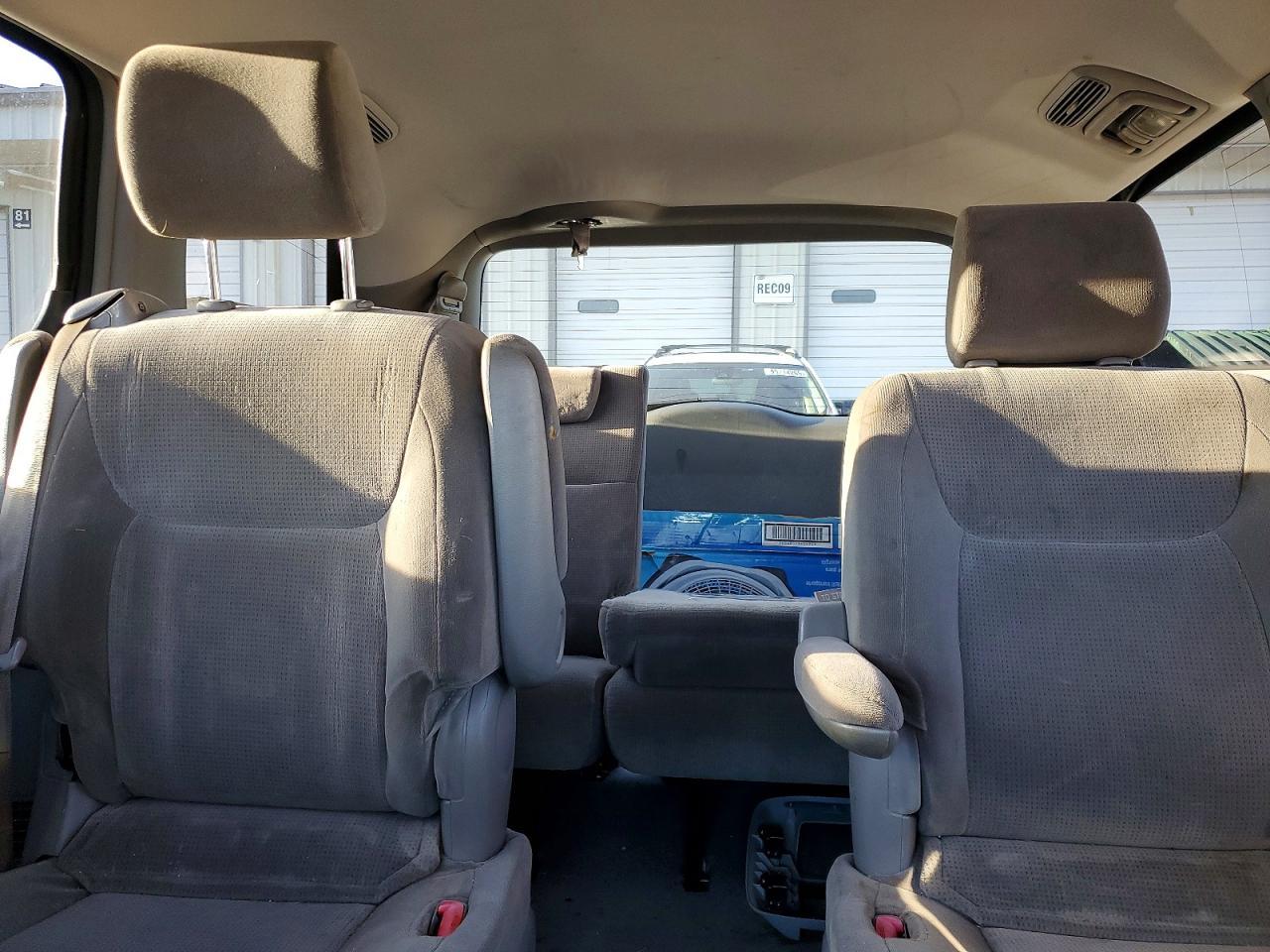2004 TOYOTA SIENNA