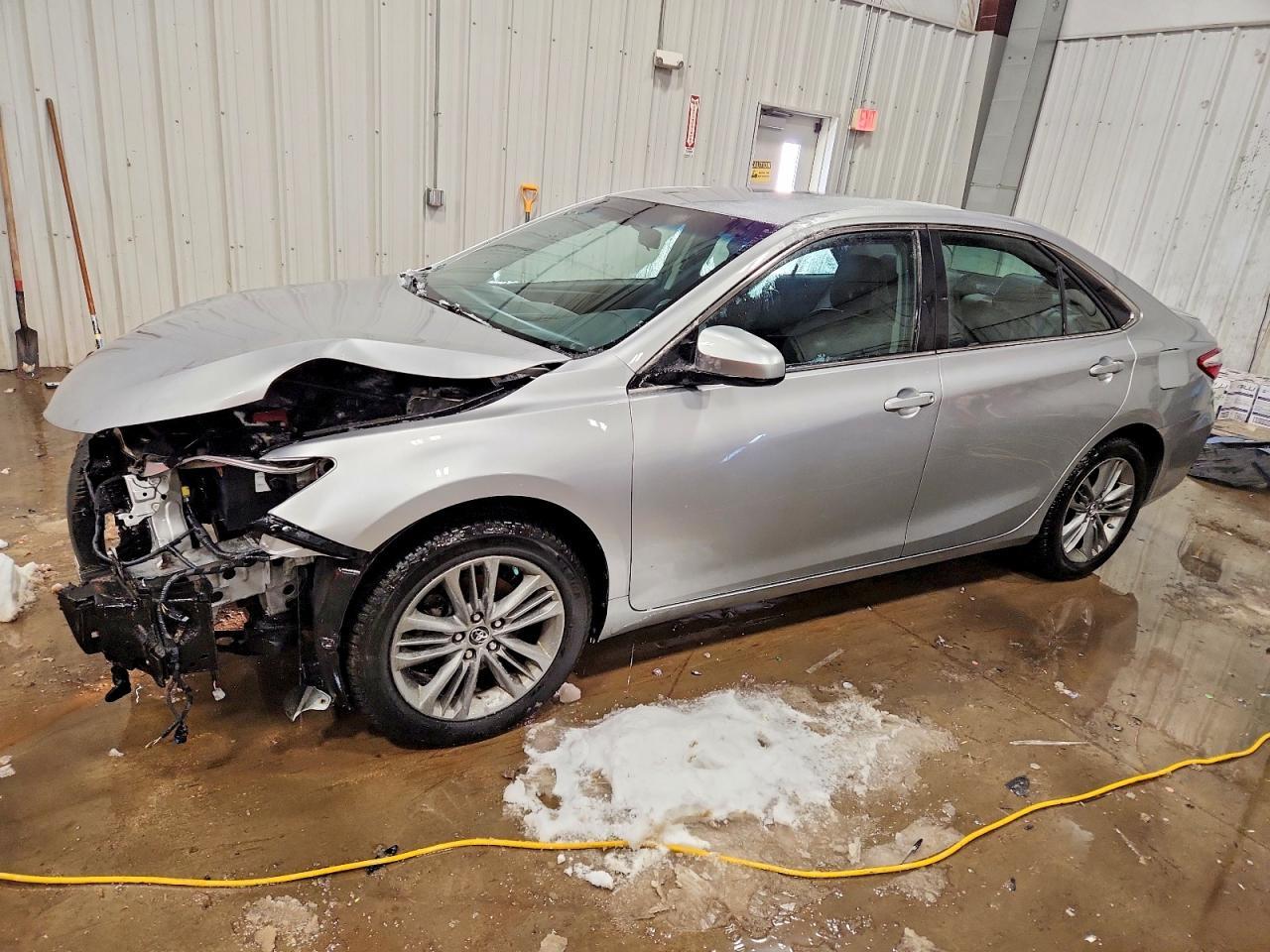 2016 TOYOTA CAMRY