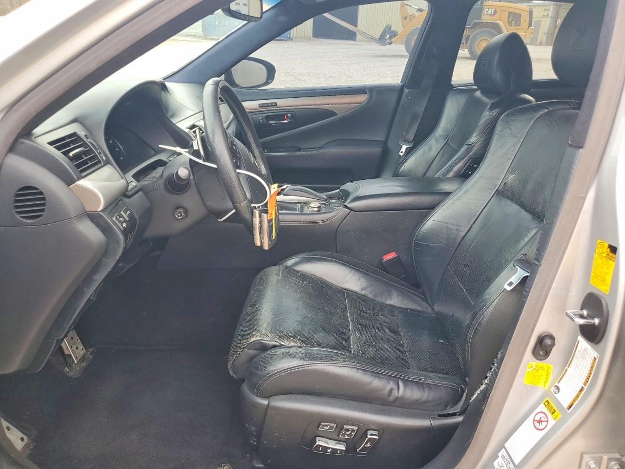 2013 LEXUS LS 460