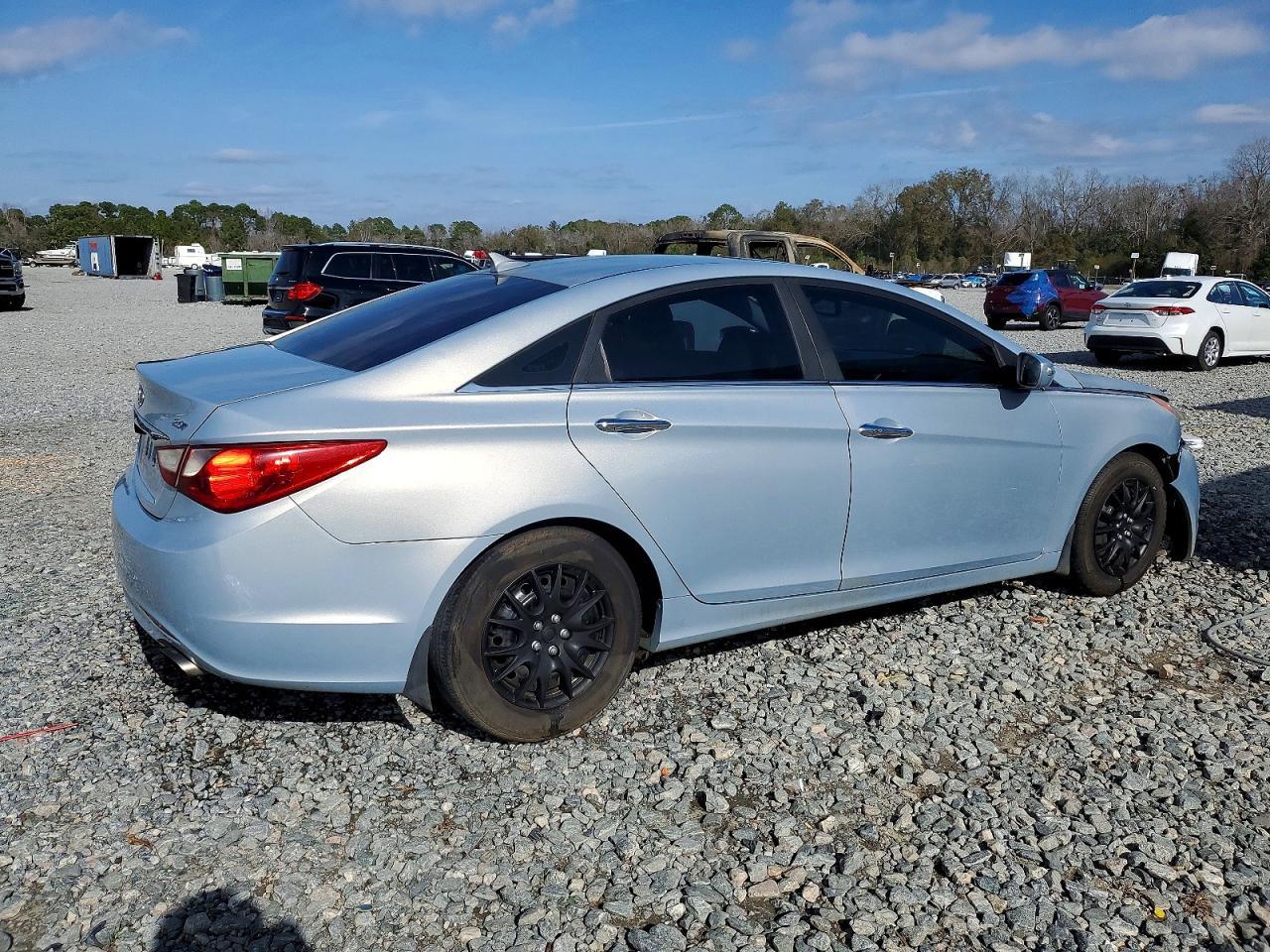 2011 HYUNDAI SONATA