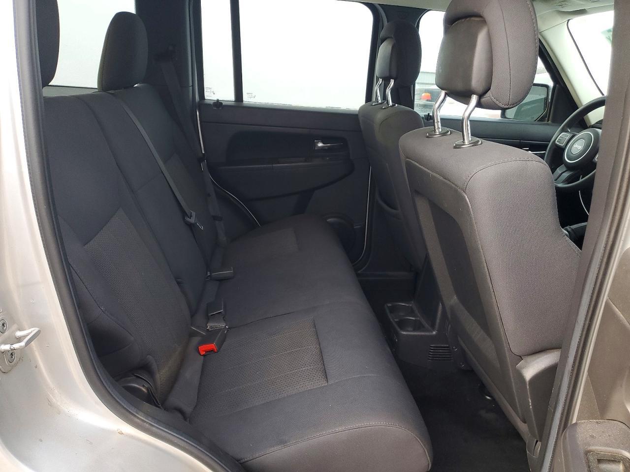 2012 JEEP Liberty