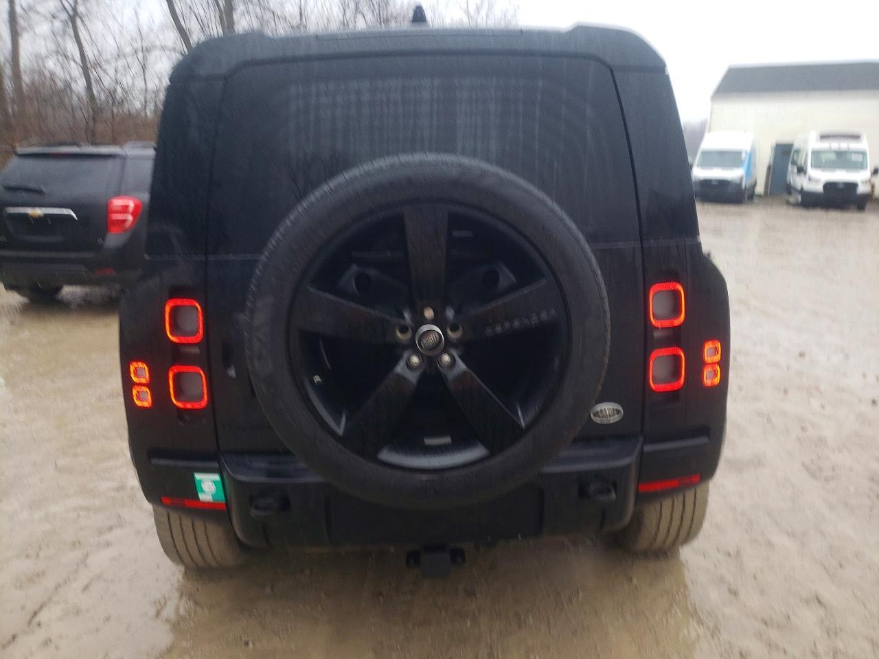 2021 LAND ROVER Defender